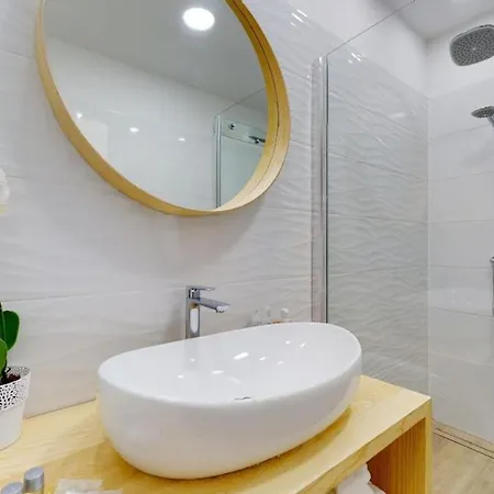 Olive Tree With Jacuzzi Apartment *