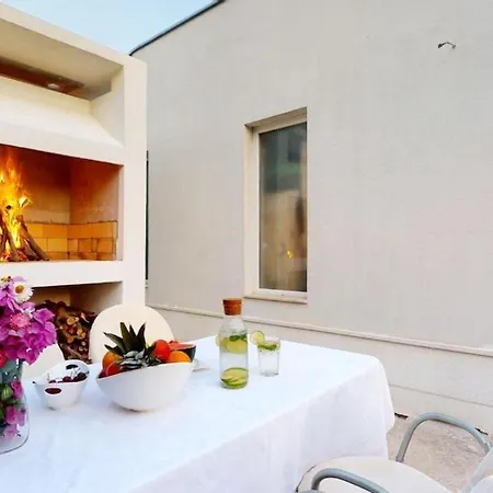 Olive Tree With Jacuzzi Apartment *
