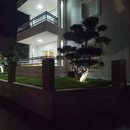 アパート Olive Tree With Jacuzzi *