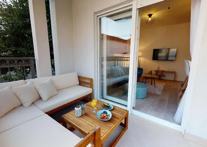 Olive Tree With Jacuzzi Appartement Kaštela