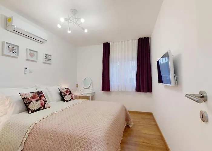 Appartement Olive Tree With Jacuzzi *