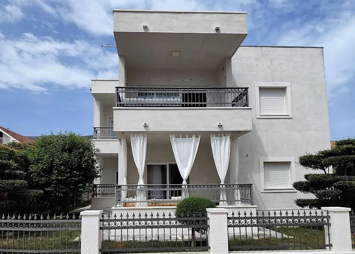 Apartment Olive Tree With Jacuzzi *